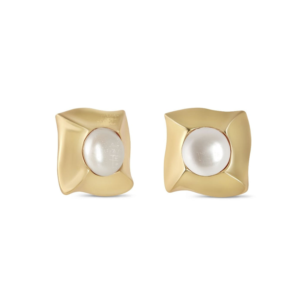 Vintage: The Christian Dior Pearl & Gold Earrings