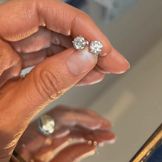 The Moissanite Studs